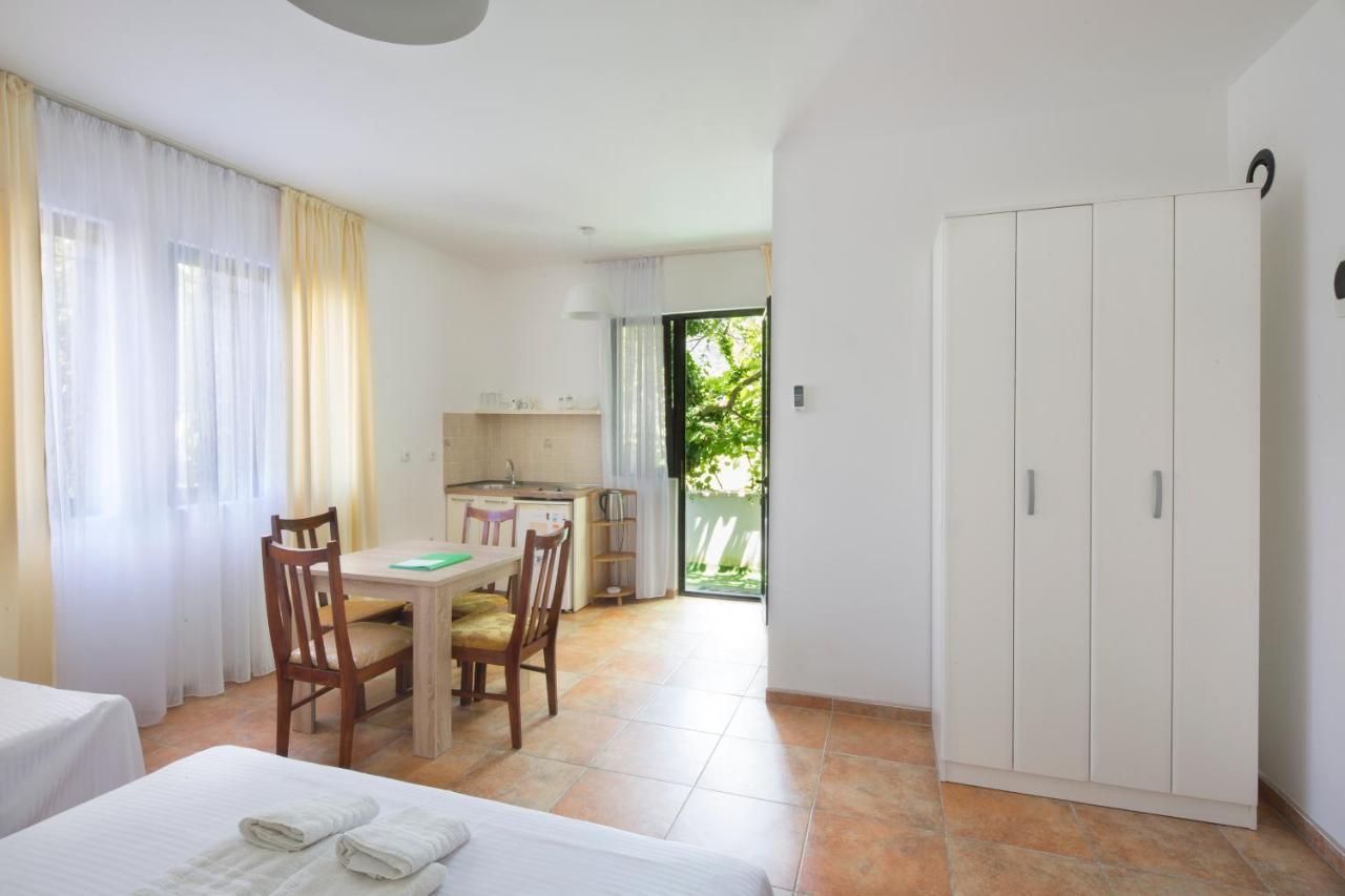 Apartments Al Parma Budva Eksteriør billede