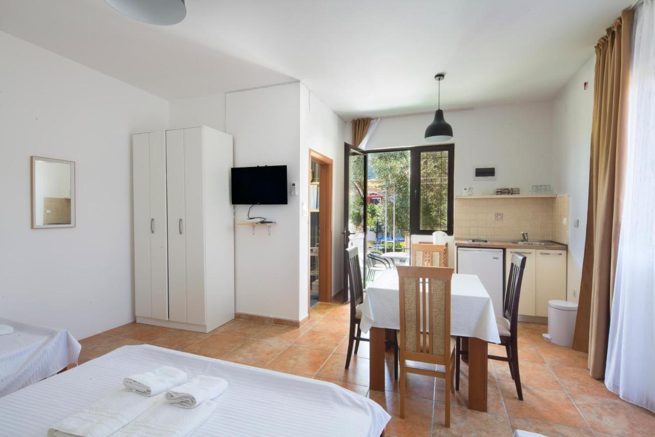 Apartments Al Parma Budva Eksteriør billede